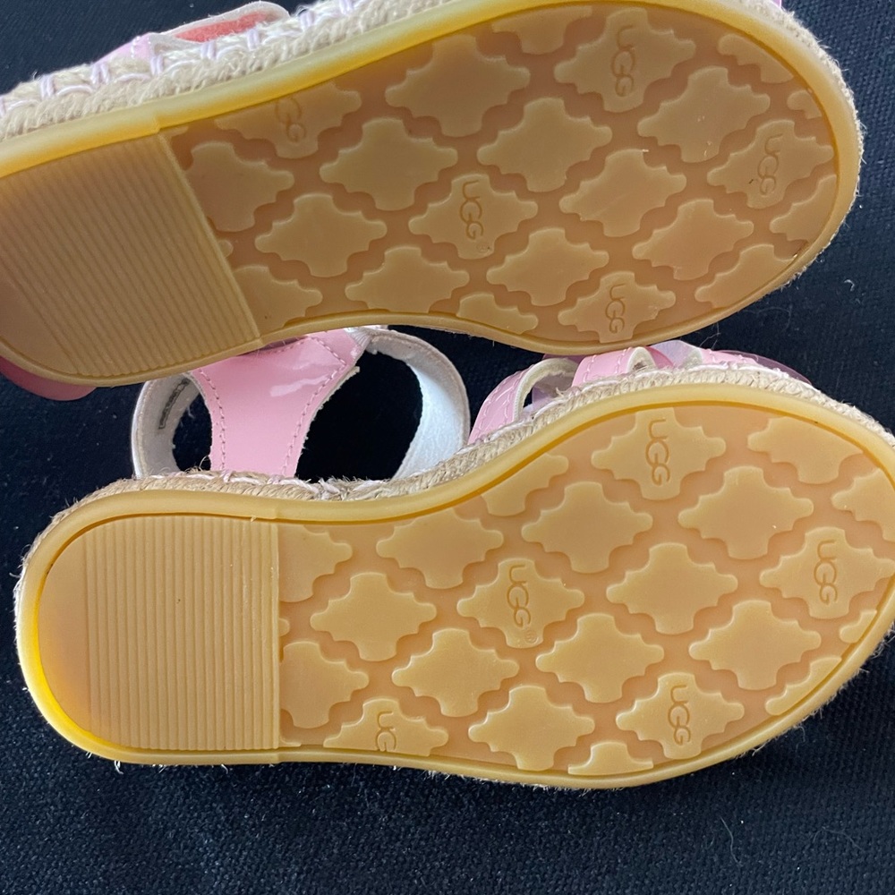 UGG Toddler Cactus Flower Sandals - Picture 3 of 3